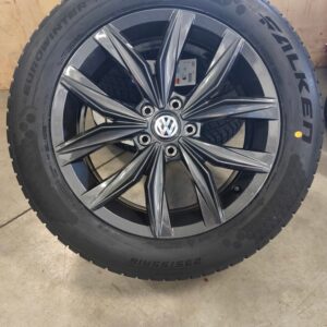 VW TIGUAN  ORIGINÁL ZIMNÁ SADA 235 55 18
